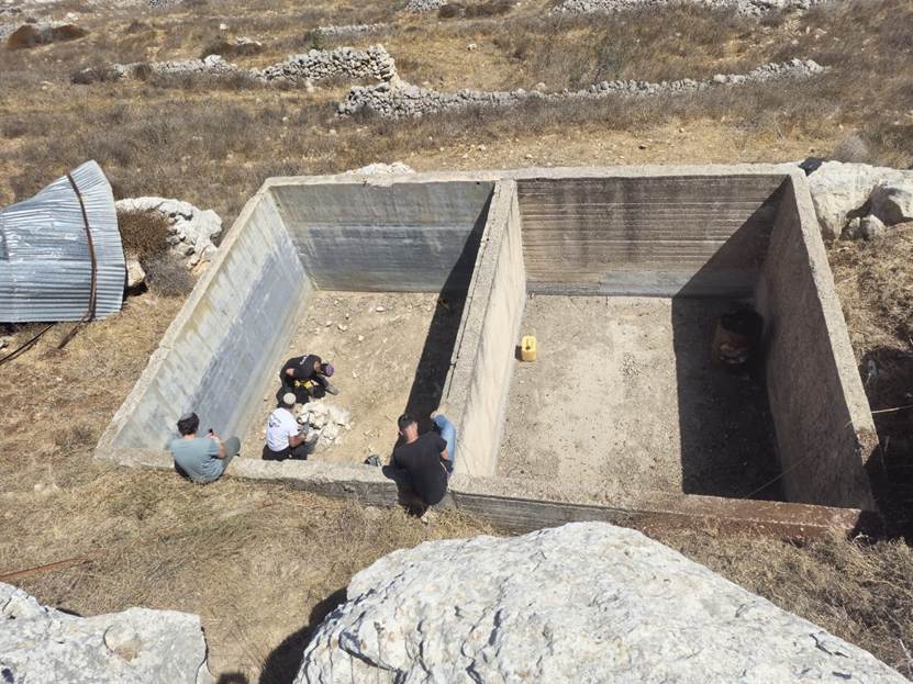 תמונה שמכילה בחוץ, קרקע, סלע, אדם

תוכן בינה מלאכותית גנרטיבית עשוי להיות שגוי.